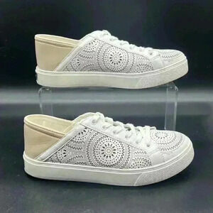 ALDO casual fashion sneaker womens 7.5 white pink